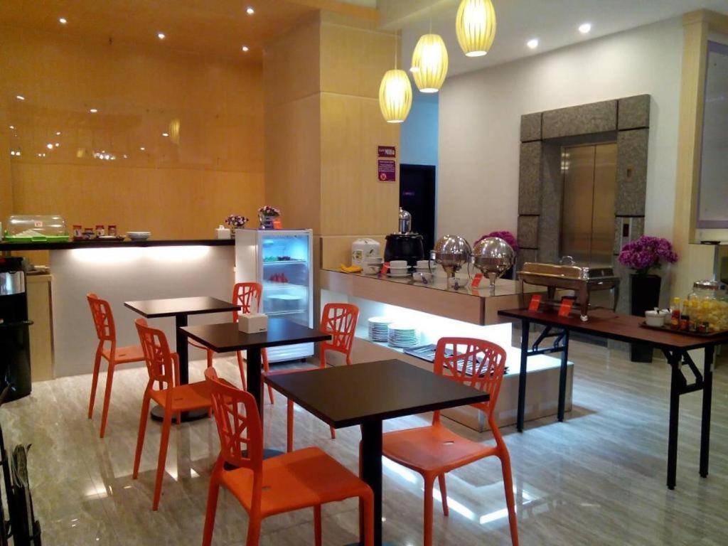 Hotel D' Calia Таракан Екстериор снимка