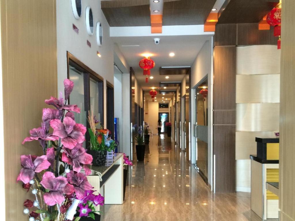 Hotel D' Calia Таракан Екстериор снимка