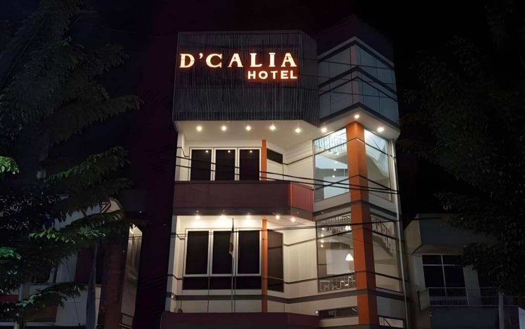 Hotel D' Calia Таракан Екстериор снимка