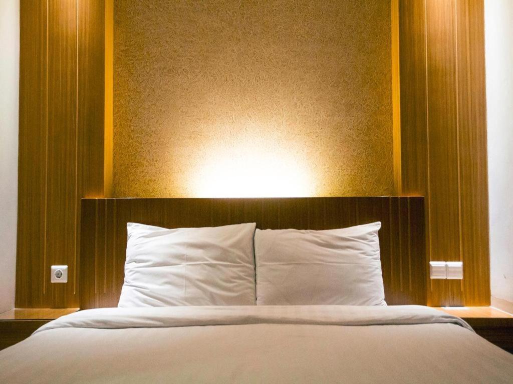 Hotel D' Calia Таракан Екстериор снимка