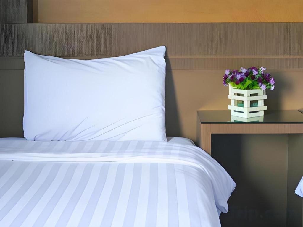 Hotel D' Calia Таракан Екстериор снимка