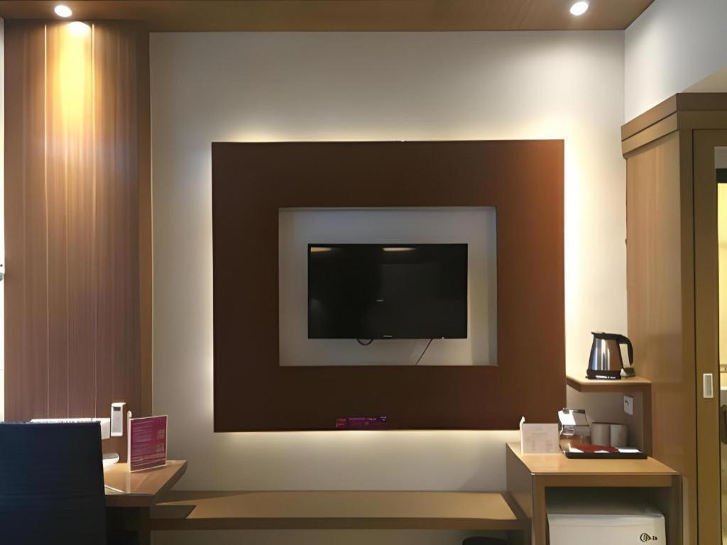 Hotel D' Calia Таракан Екстериор снимка