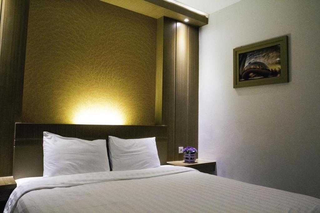 Hotel D' Calia Таракан Екстериор снимка